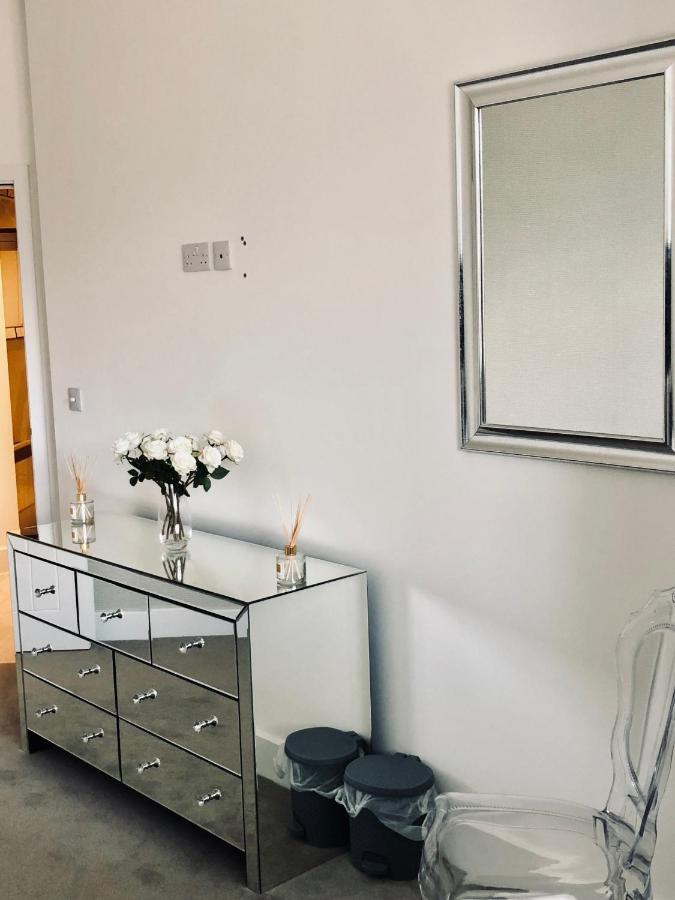 בדפורד Snapos Luxury Serviced Apartment - Meridian House מראה חיצוני תמונה