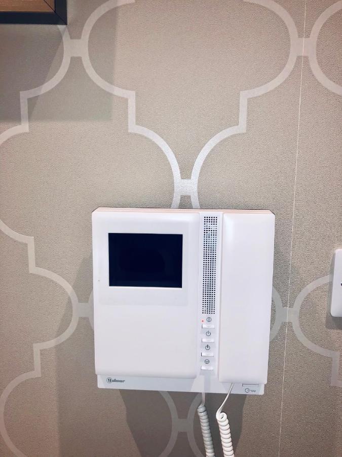 בדפורד Snapos Luxury Serviced Apartment - Meridian House מראה חיצוני תמונה