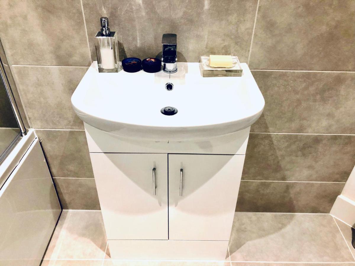בדפורד Snapos Luxury Serviced Apartment - Meridian House מראה חיצוני תמונה