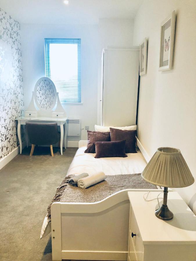 בדפורד Snapos Luxury Serviced Apartment - Meridian House מראה חיצוני תמונה