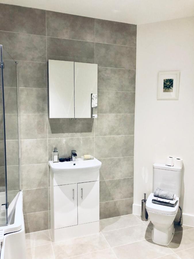 בדפורד Snapos Luxury Serviced Apartment - Meridian House מראה חיצוני תמונה